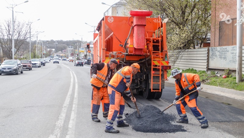 Ямочный ремонт ставропольских дорог должен завершиться до 1 мая